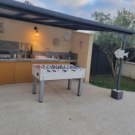 Villa Des Oliviers Sublime Villa Avec Piscine Chauffee Et Privee Et Baby Foot Bon-Encontre Luaran gambar